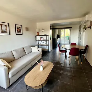 Joli T2 Proche Et Parking Prive Appartement